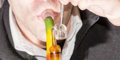 How To Smoke Dabs with a Dab Rig or Vape Pen?