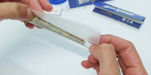 How to Roll a Joint? (With Photos)